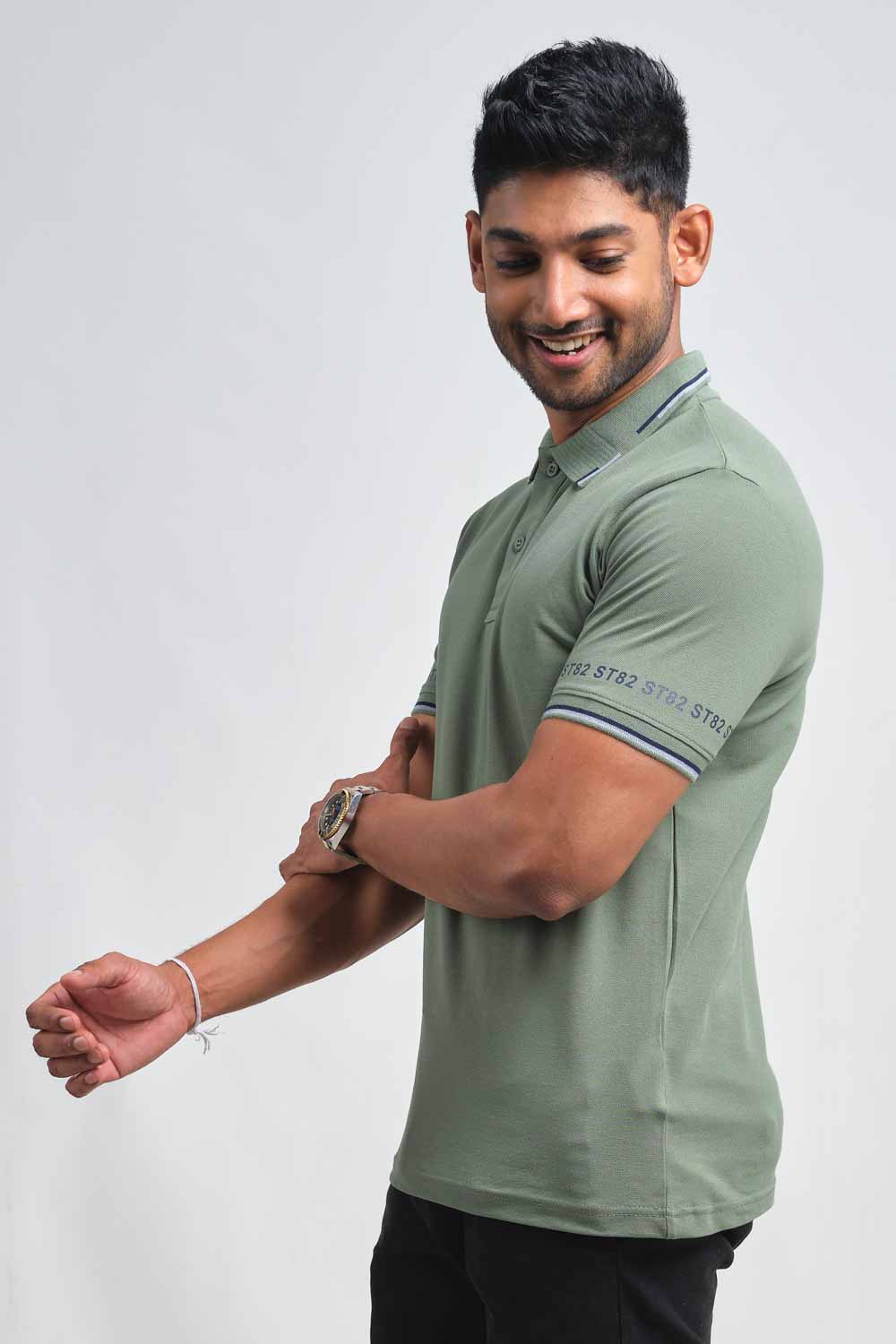 Luxury plain premium cotton with S82 printed around the cuff, Slim fit polo T-shirt