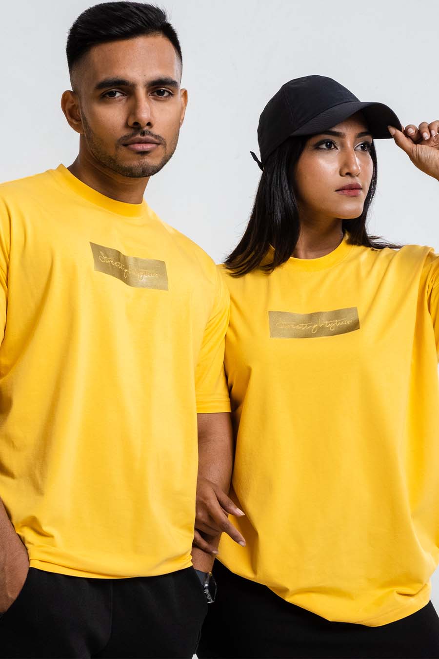 Oversize signature logo print in gold and silver box, Solid Lycra Jersey T-shirt