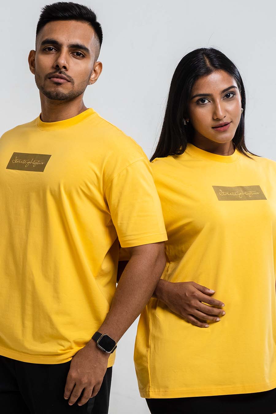 Oversize signature logo print in gold and silver box, Solid Lycra Jersey T-shirt